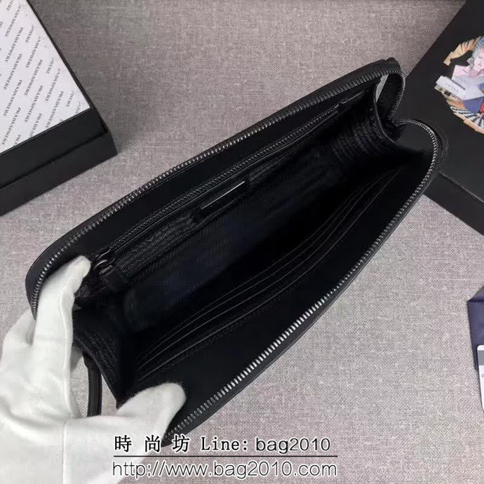 PRADA普拉達 專櫃最新同色標誌 新款 頂級原單十字紋牛皮 男士手包 2VF056 DD1530